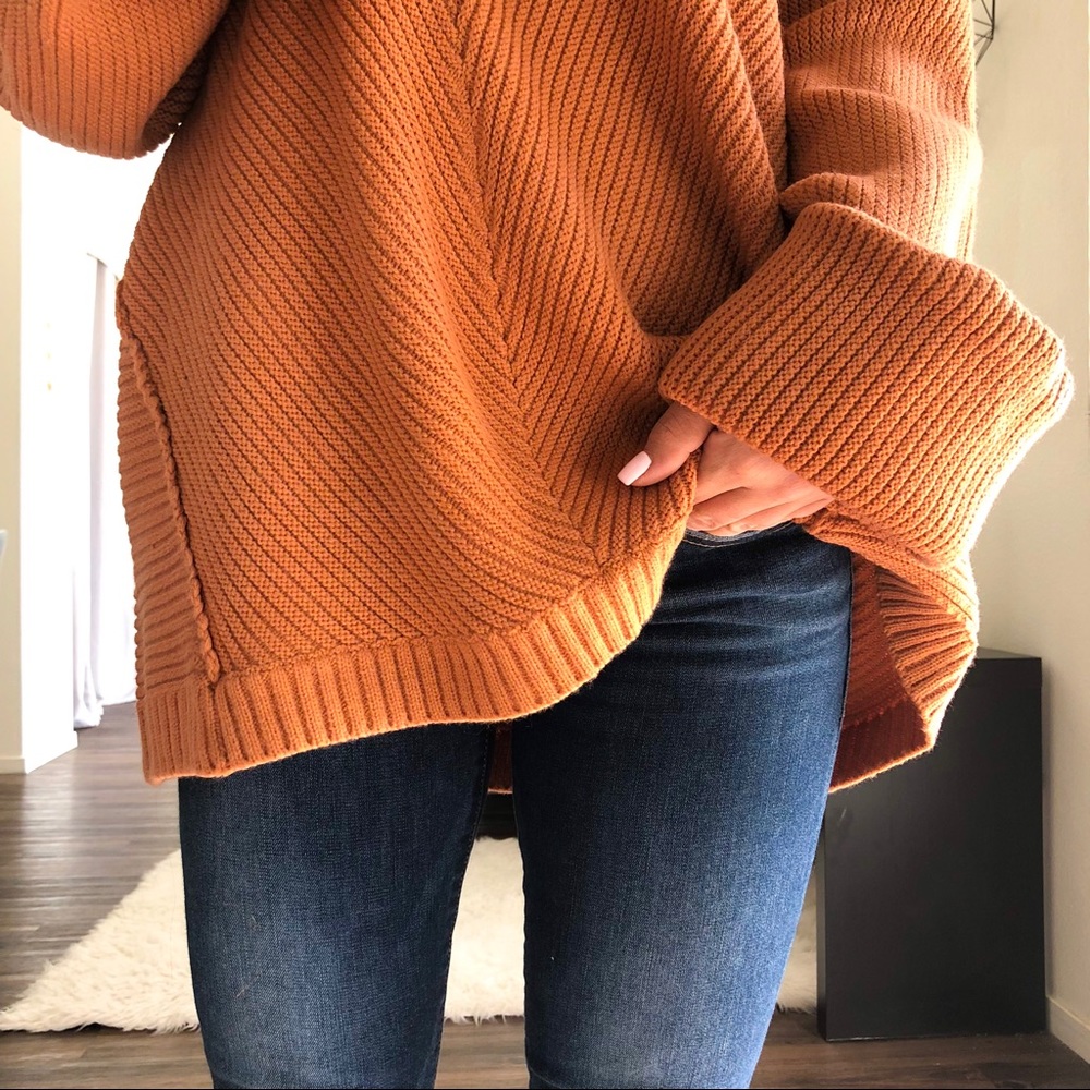 Minx Oversized Sweater - Picture 2 of 4